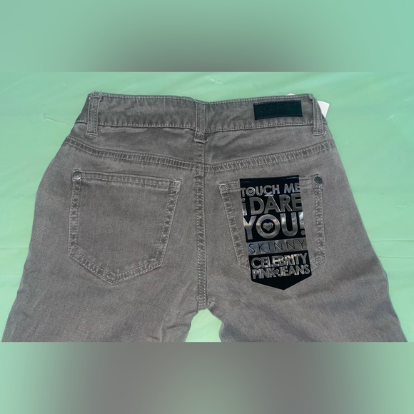 Celebrity Pink women Charcoal Skinny Jeans
NWT Size 0 Juniors - Picture 11 of 15